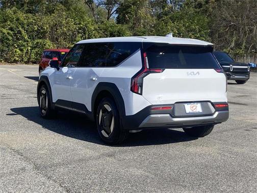 2026 Kia EV9 Light Long Range
