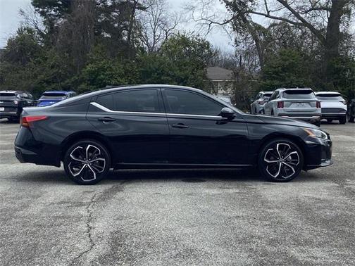 2023 Nissan Altima SR Intelligent AWD