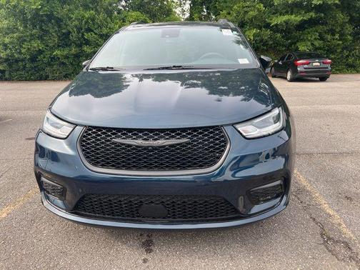 Fathom Blue Pearlcoat 2025 Chrysler Pacifica Limited