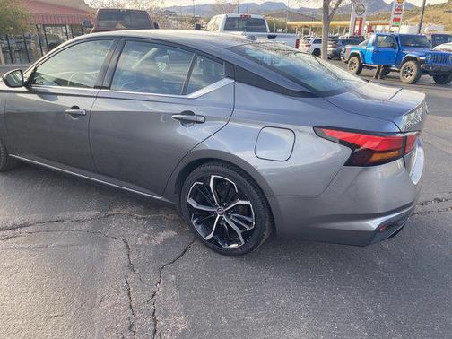 2023 Nissan Altima SR FWD