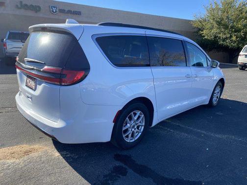 2022 Chrysler Pacifica Touring L