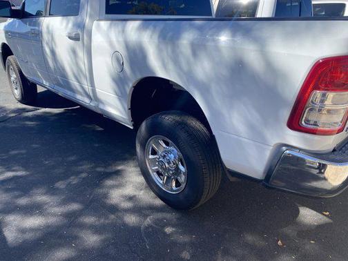 2022 RAM 2500 Big Horn Crew Cab 4x4 6'4' Box