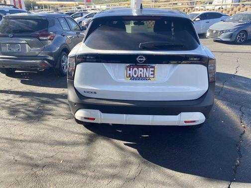 2026 Nissan Kicks SR