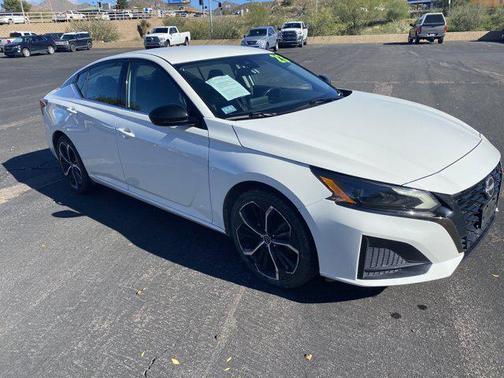 2023 Nissan Altima SR FWD