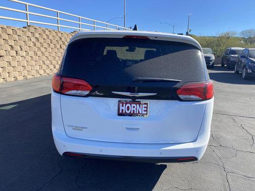 2026 Chrysler Voyager LX