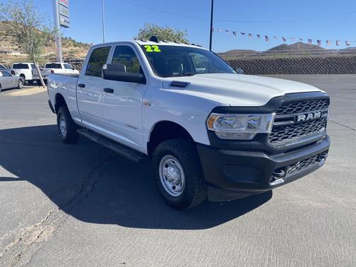Bright White Clearcoat 2022 RAM 2500 Tradesman Crew Cab 4x4 6'4' Box