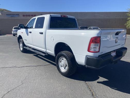 Bright White Clearcoat 2022 RAM 2500 Tradesman Crew Cab 4x4 6'4' Box