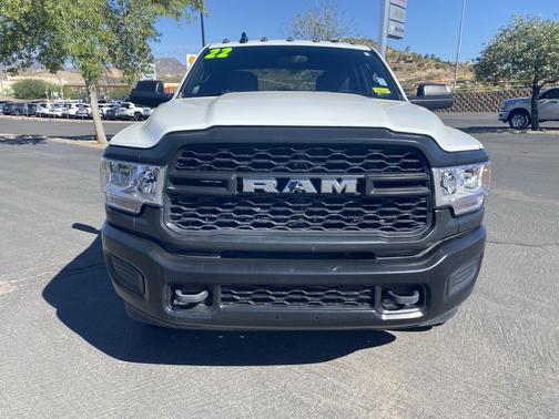 Bright White Clearcoat 2022 RAM 2500 Tradesman Crew Cab 4x4 6'4' Box