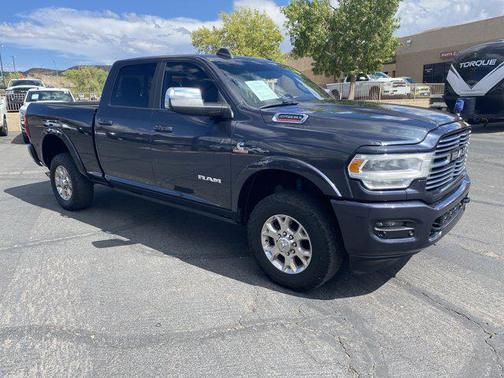 2020 RAM 2500 Laramie Crew Cab 4X4 6'4' Box