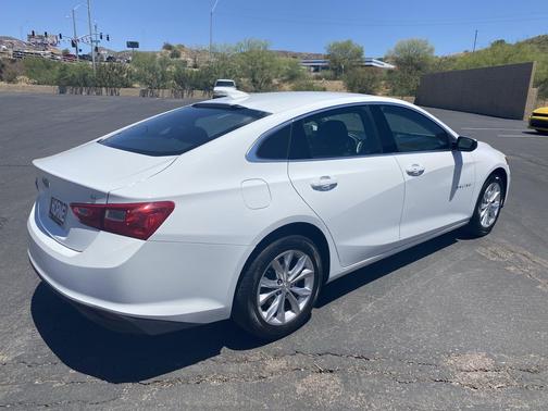 Summit White 2023 Chevrolet Malibu FWD 1LT