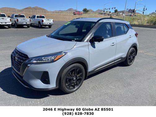 2022 Nissan Kicks SR