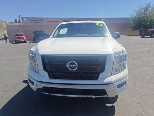 2022 Nissan Titan SV