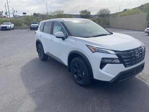 Everest White Pearl Tricoat 2026 Nissan Rogue SV