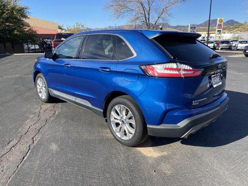 2022 Ford Edge Titanium