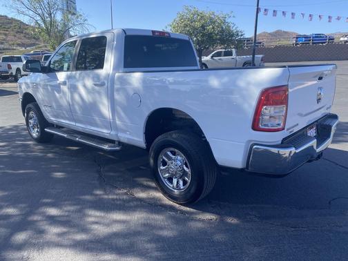 Bright White Clearcoat 2022 RAM 2500 Big Horn Crew Cab 4x4 6'4' Box