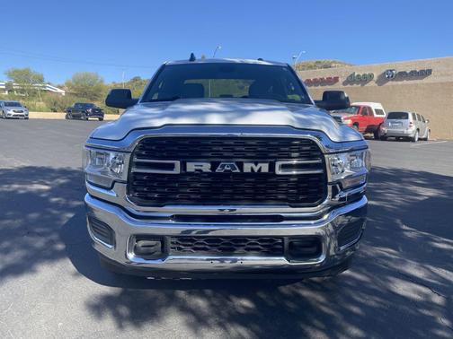 Bright White Clearcoat 2022 RAM 2500 Big Horn Crew Cab 4x4 6'4' Box