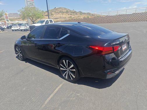 2021 Nissan Altima SR VC-Turbo FWD