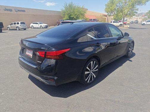 2021 Nissan Altima SR VC-Turbo FWD