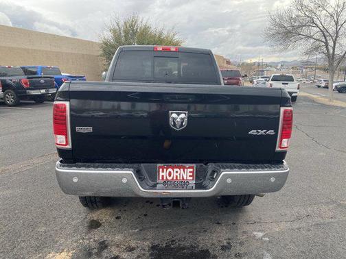 2018 RAM 2500 Laramie Crew Cab 4x4 6'4' Box