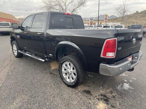 2018 RAM 2500 Laramie Crew Cab 4x4 6'4' Box