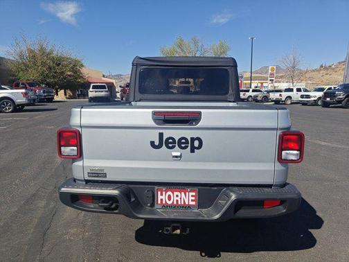 2022 Jeep Gladiator Sport S
