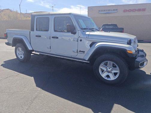 2022 Jeep Gladiator Sport S