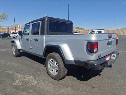 2022 Jeep Gladiator Sport S