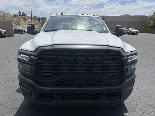 2025 RAM 2500 Tradesman Crew Cab 4x4 6'4' Box