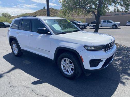 2024 Jeep Grand Cherokee Laredo