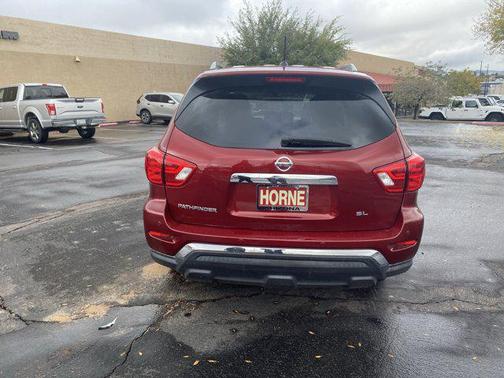 2018 Nissan Pathfinder SL