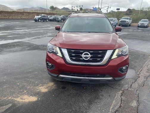 2018 Nissan Pathfinder SL