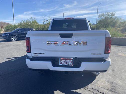 Bright White Clearcoat 2026 RAM 2500 Big Horn Crew Cab 4x4 6'4' Box