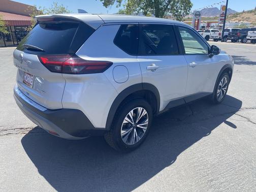 Brilliant Silver Metallic 2023 Nissan Rogue SV