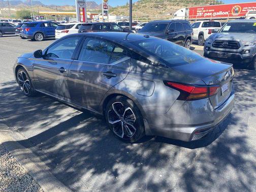 2023 Nissan Altima SR FWD