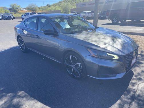 2023 Nissan Altima SR FWD