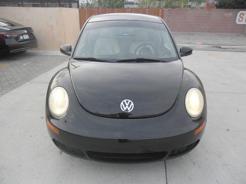 2009 Volkswagen New Beetle S