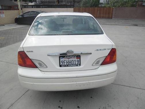 2002 Toyota Avalon XLS