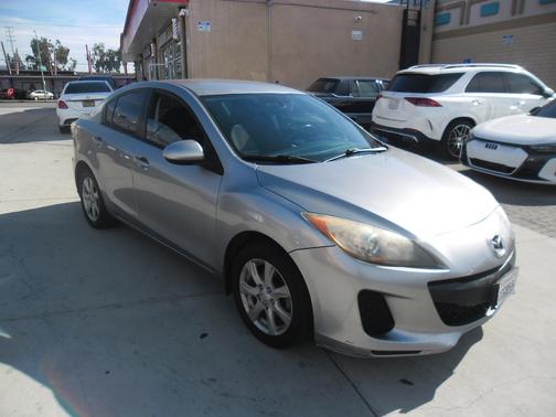 2013 Mazda Mazda3 i Sport