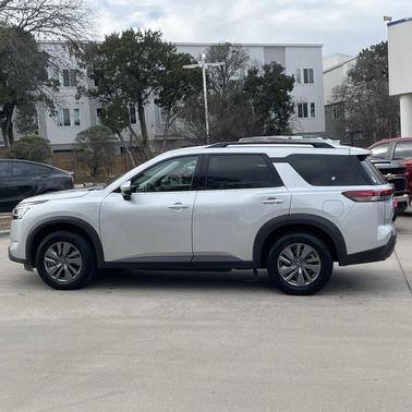 2025 Nissan Pathfinder SV FWD