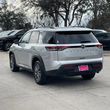 2025 Nissan Pathfinder SV FWD