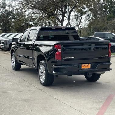 2025 Chevrolet Silverado 1500 Custom
