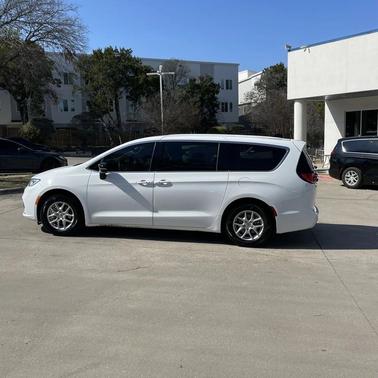 2025 Chrysler Pacifica L