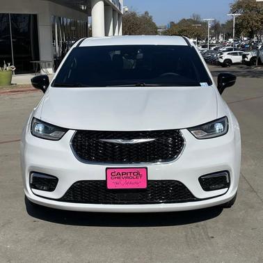 2025 Chrysler Pacifica L