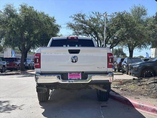 2023 RAM 2500 Tradesman Crew Cab 4x4 6'4' Box