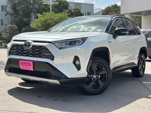 2020 Toyota RAV4 Hybrid SE