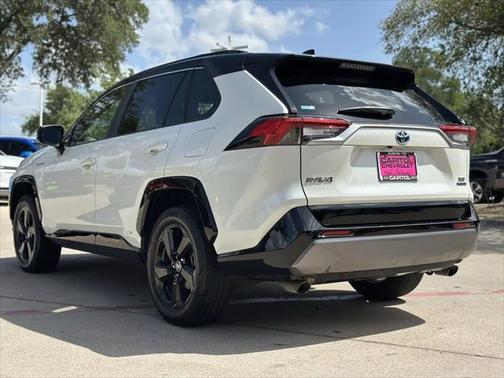 2020 Toyota RAV4 Hybrid SE