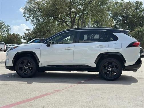 2020 Toyota RAV4 Hybrid SE