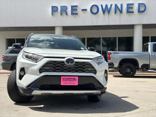 2020 Toyota RAV4 Hybrid SE