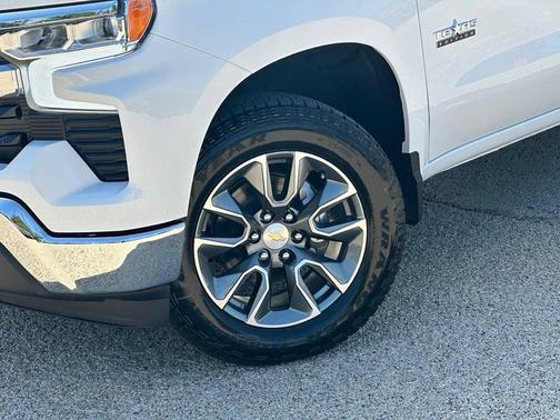 Summit White 2026 Chevrolet Silverado 1500 LT