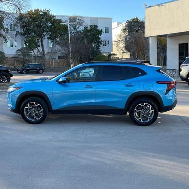 Marina Blue Metallic 2025 Chevrolet Trax LT